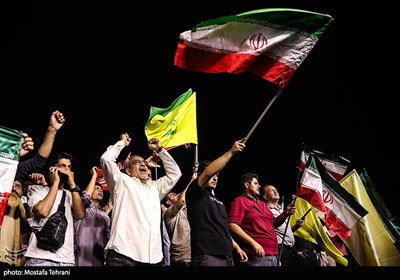 شادی مردم تهران پس از عملیات وعده صادق 3